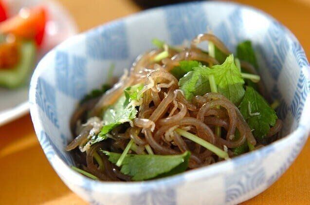 糸コンニャクの酢の物