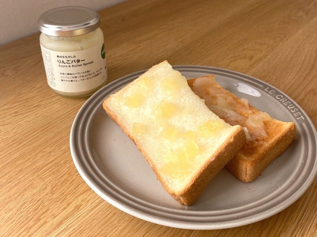 素材を生かしたりんごバターを塗った食パン