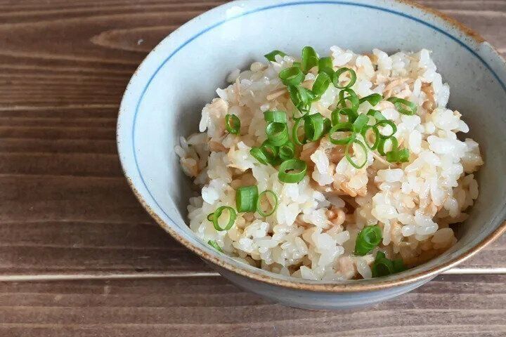 材料3つだけ！ツナなめたけ炊き込みごはん