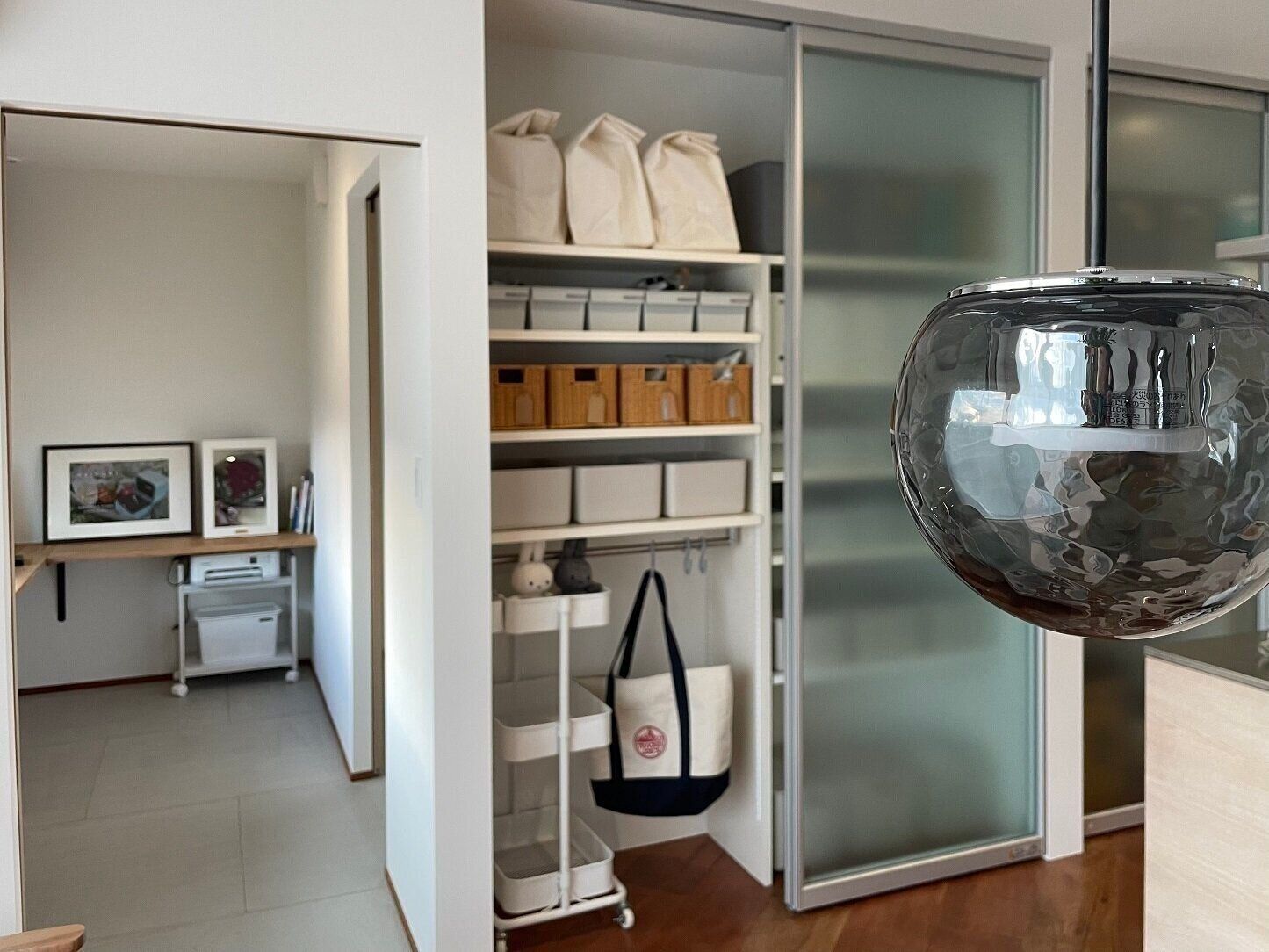 「ものが多くてもスッキリした部屋」を叶える3つのテクニック