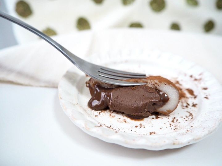 シャトレーゼ「ひとくち生チョコ大福4個入」断面写真