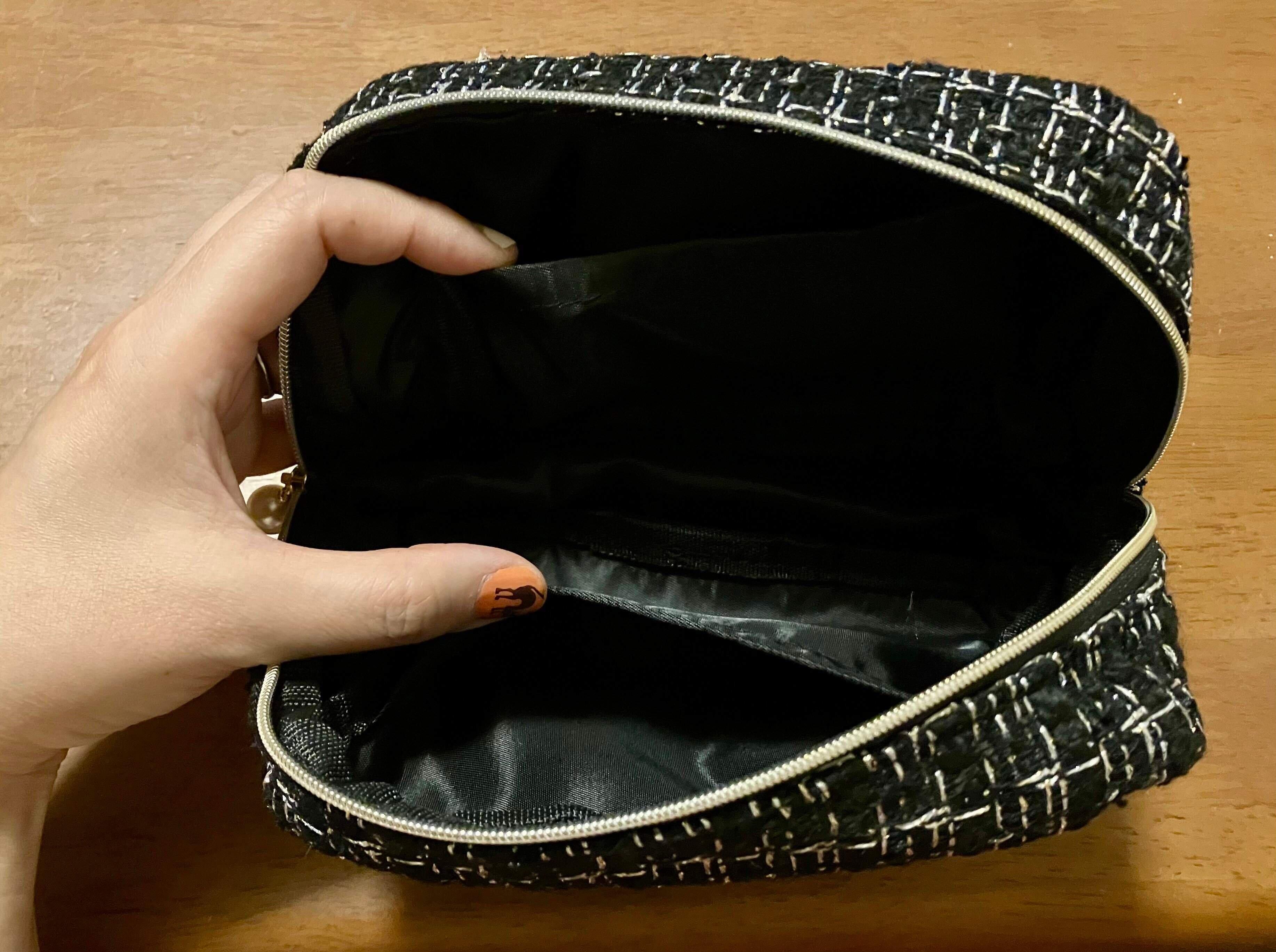 ガバッとファスナーが開く