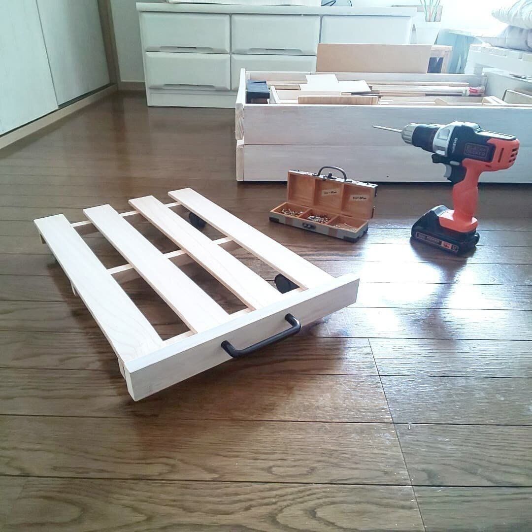 すのこやキャスターを使って手軽にDIY