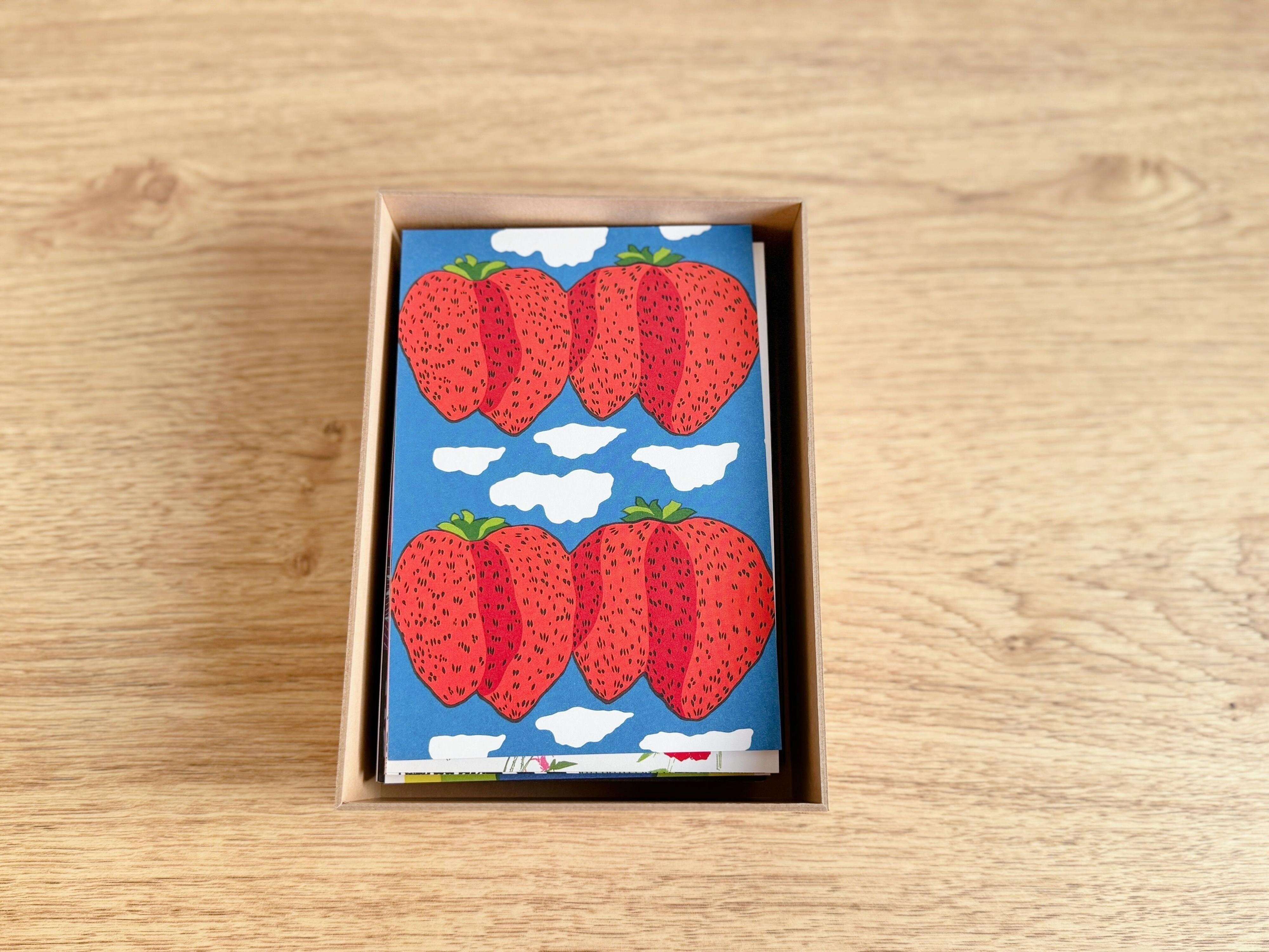 1．ポストカードが150枚収容可能だから