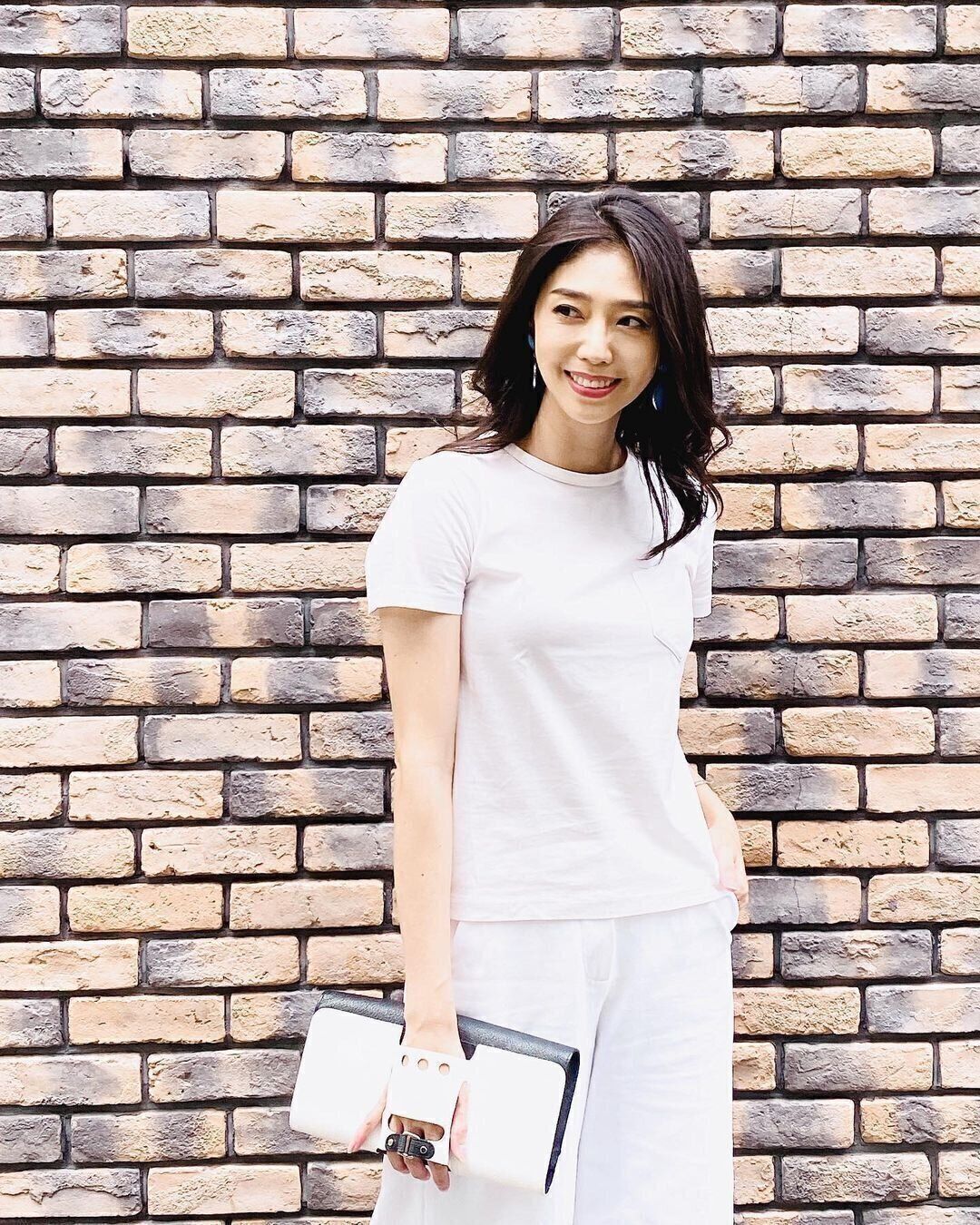 40代女性に人気のセミロング・ミディアムヘア！毛先を巻いてナチュラルな動きを