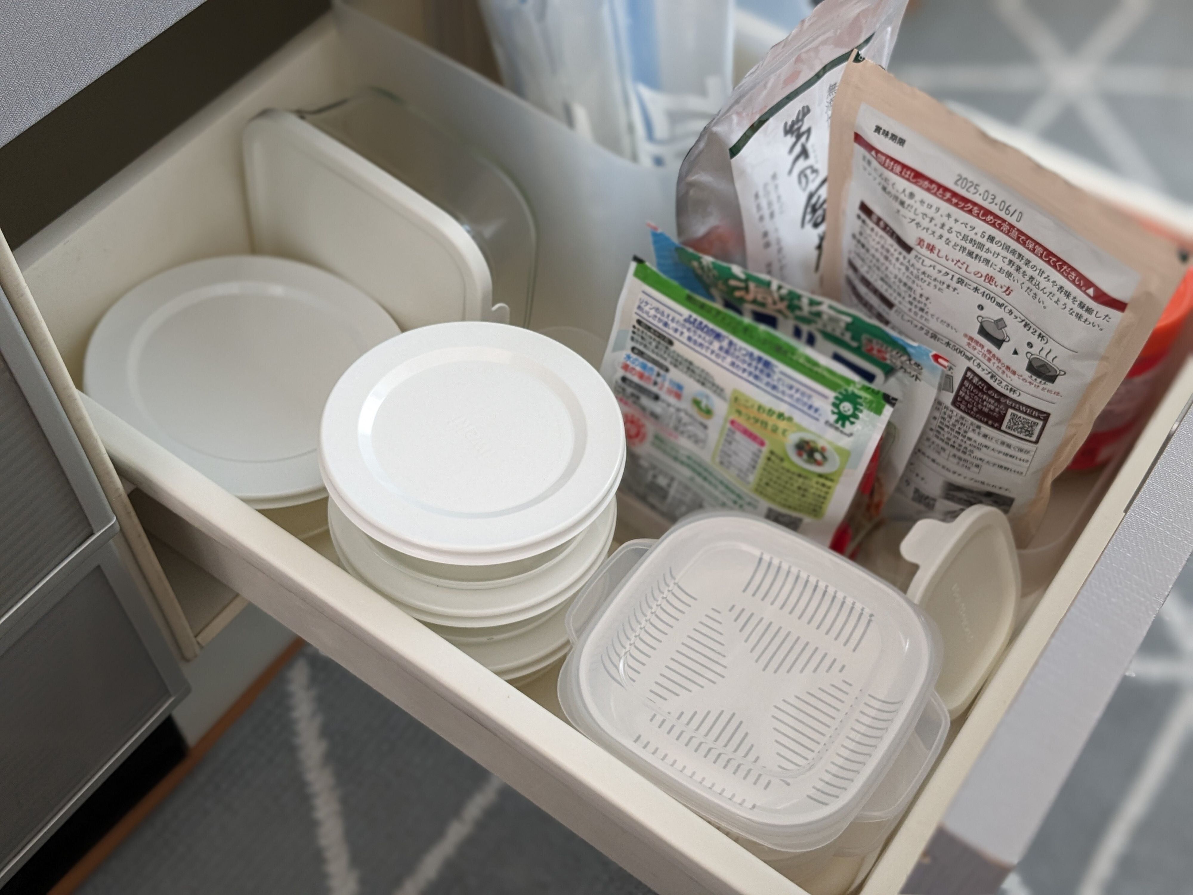 保存容器の収納。