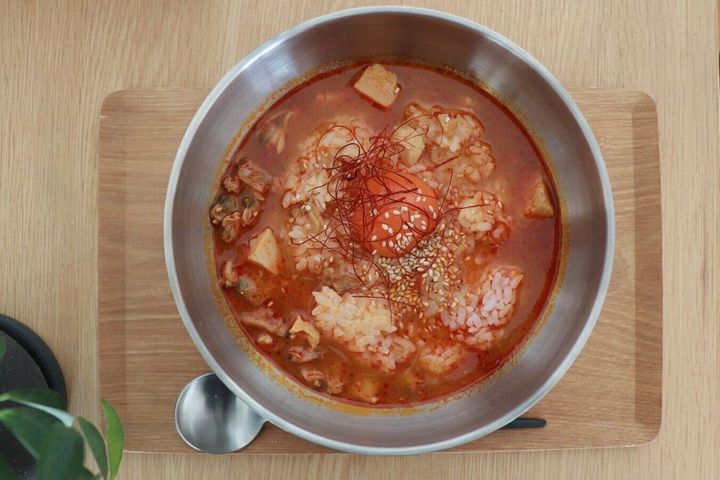 【ダイソー】330円でも絶対買い!熱湯を入ても熱くならない、まるで魔法のようなステンレス器