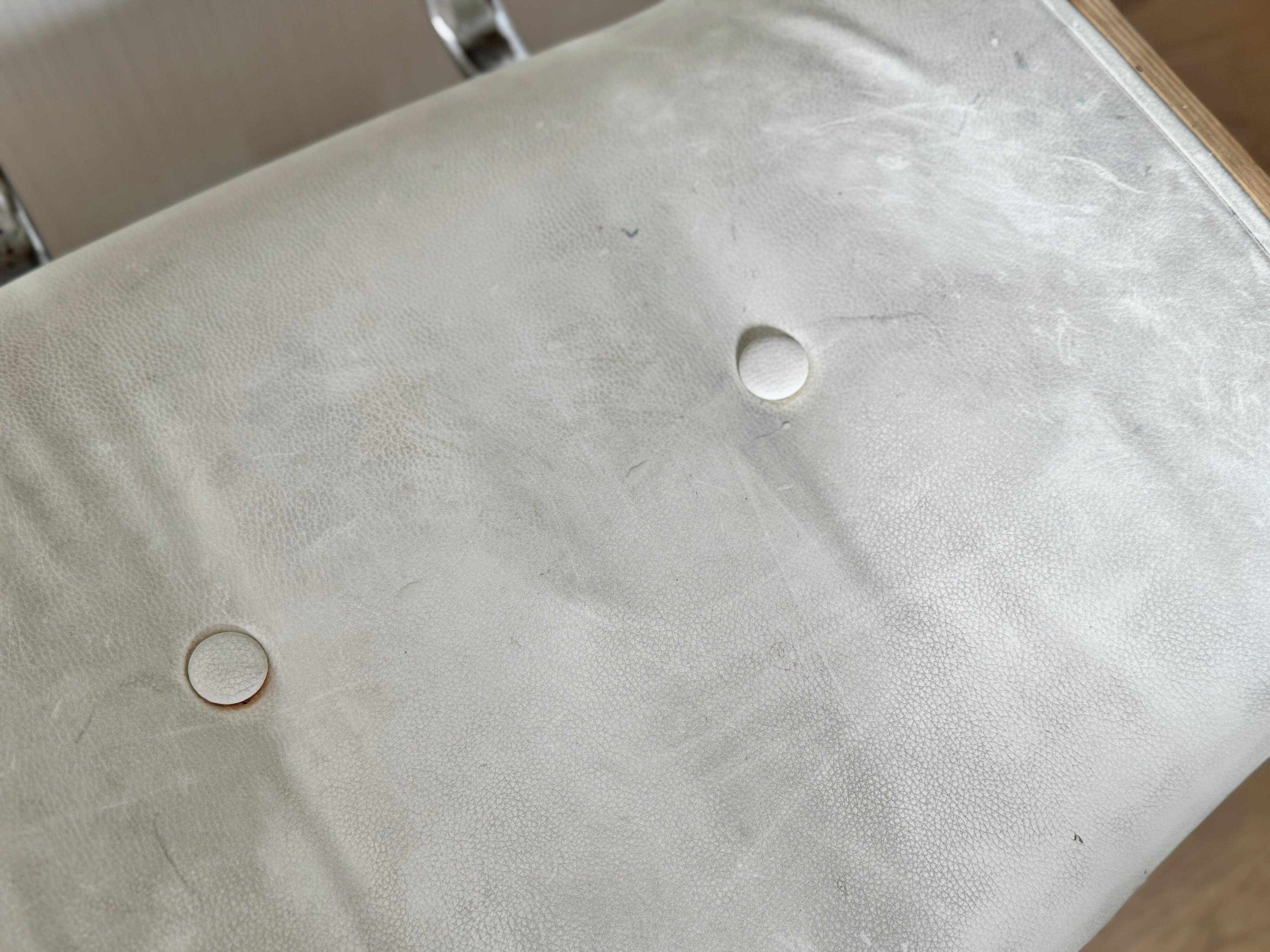 合皮のソファーで試してみた！