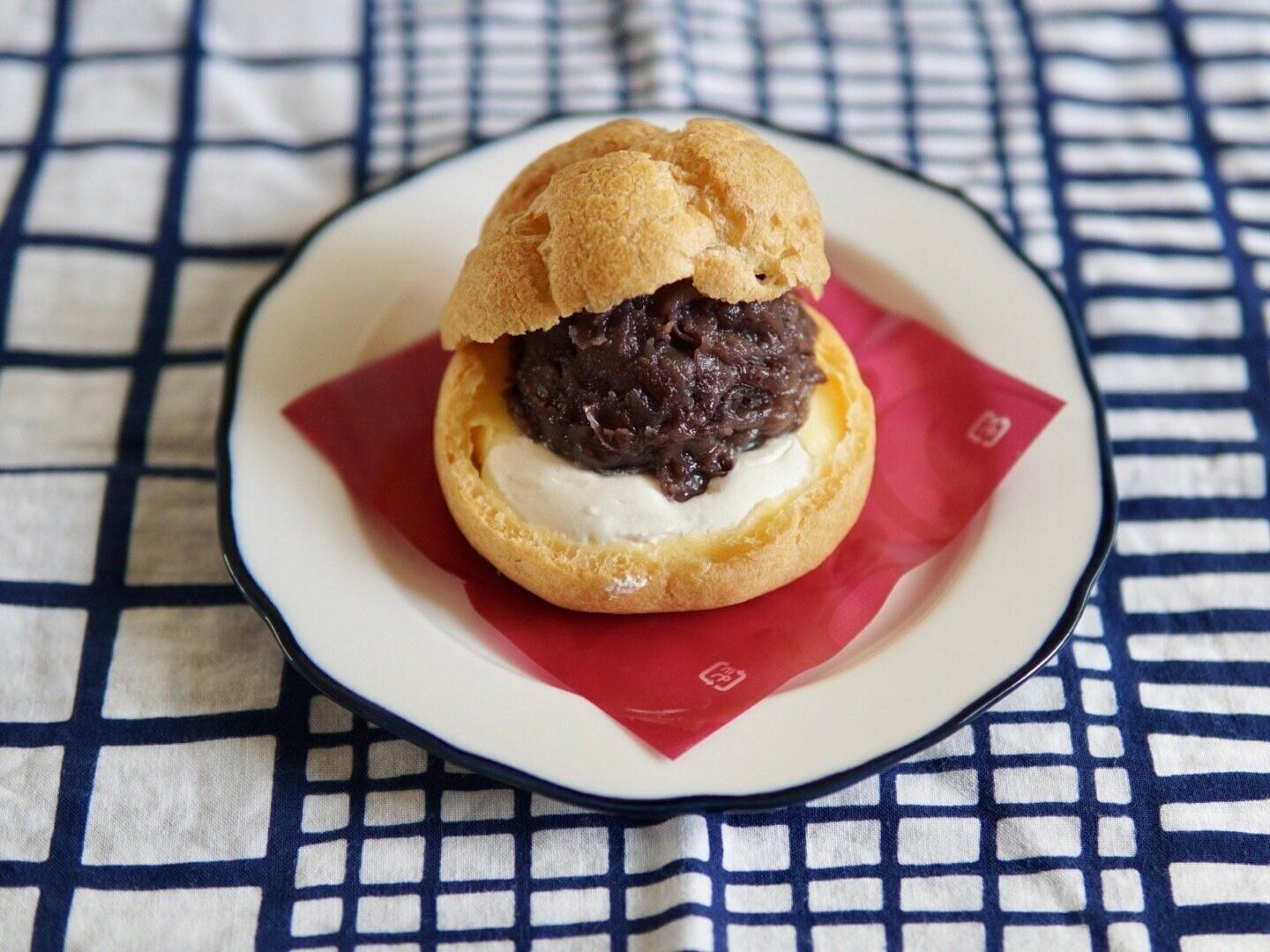 あんこたっぷり！シュー