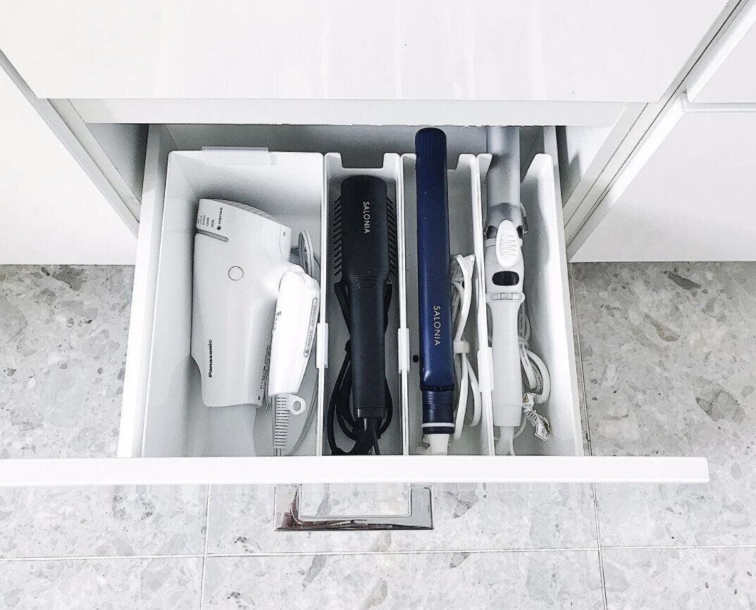 ドライヤーの収納アイデア18選 試行錯誤していたドライヤー類の収納も しっくり気持ちよく整う サンキュ