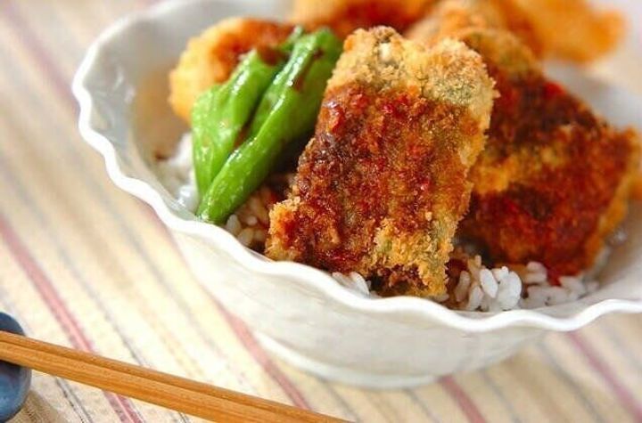 ししとう入りウナカツ丼