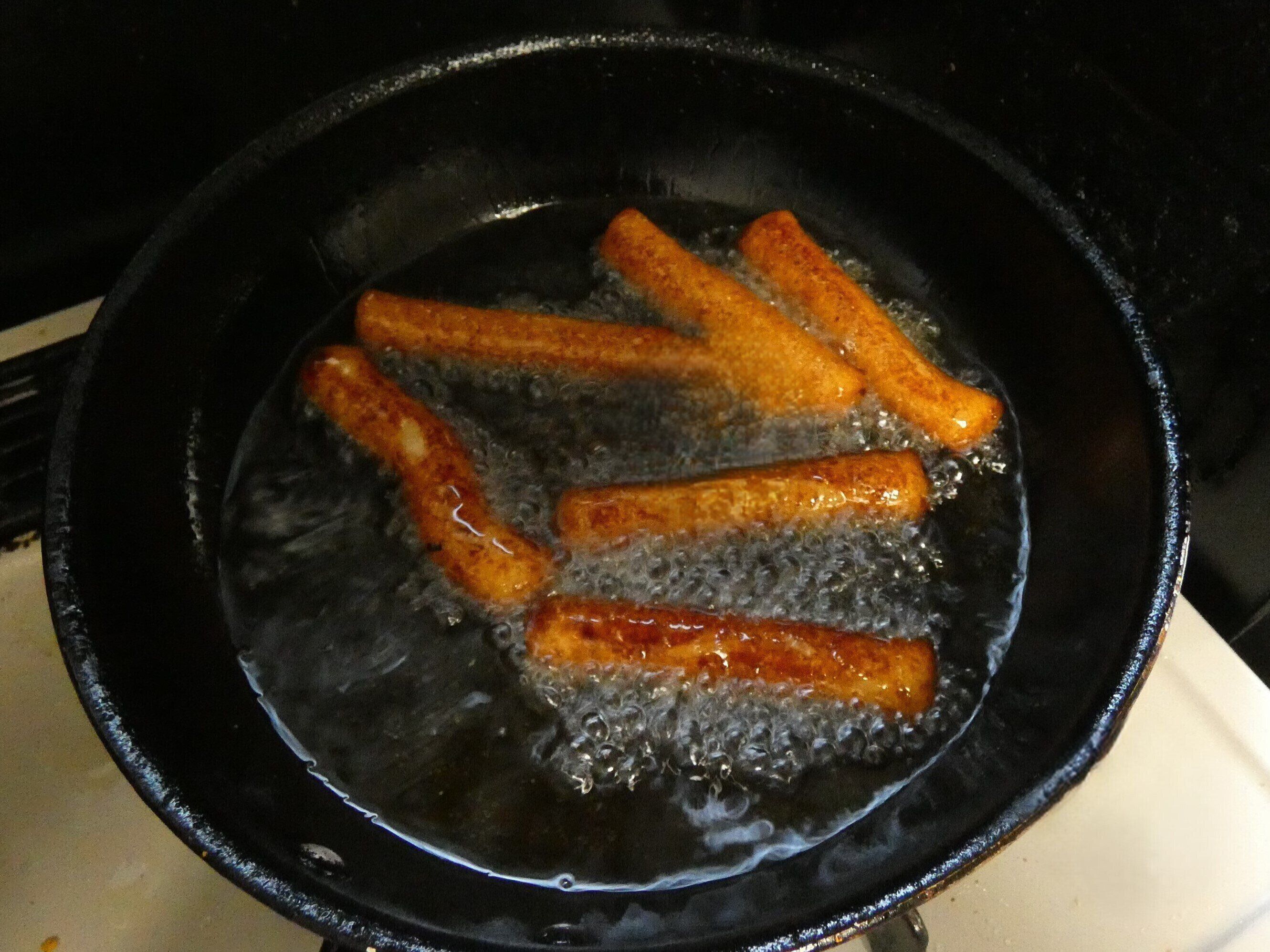 凍ったまま揚げるだけ