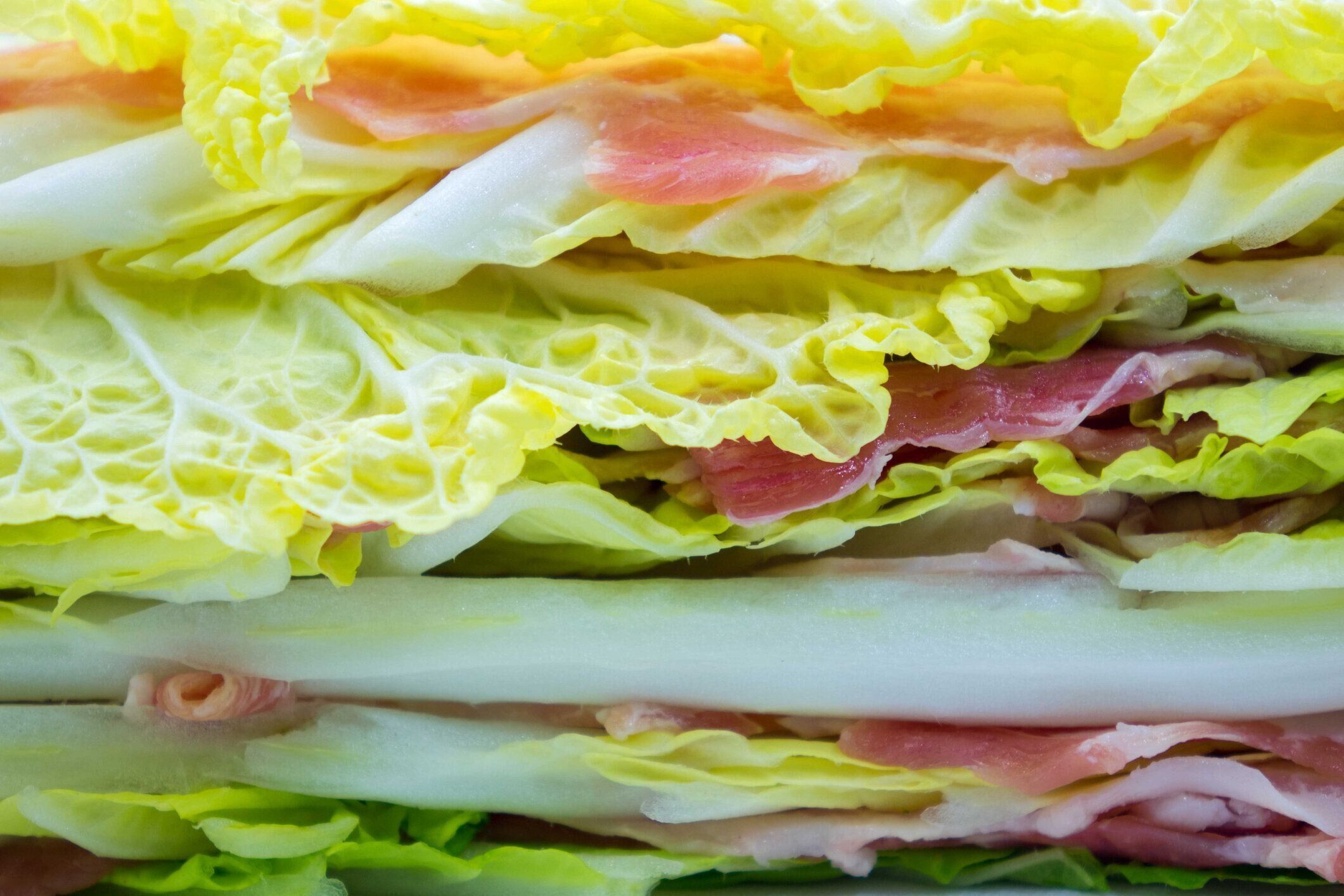 豚肉と白菜の鍋を準備します。