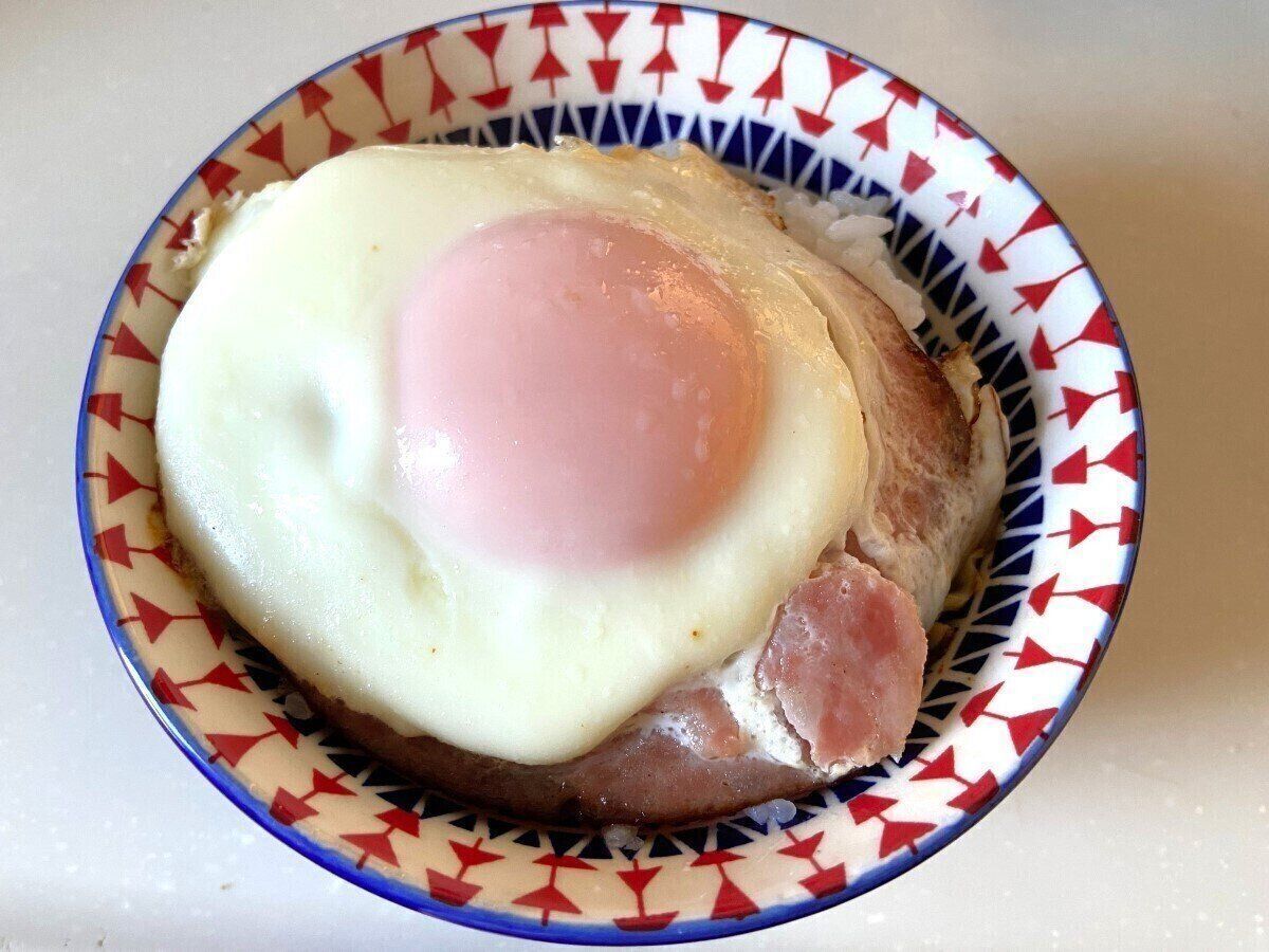 シャウエッグ丼