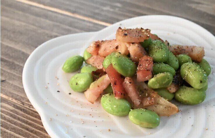 やみつき！枝豆とベーコンのぺペロン炒め