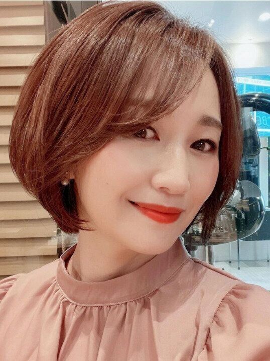 50代女性におすすめのヘアカタログ。コンパクトなシルエットが美しい！優雅なミニボブ