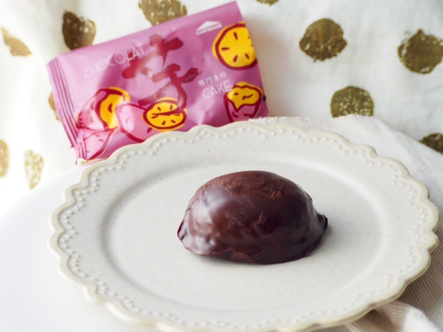 シャトレーゼ「ショコラケーキ 鳴門金時」商品写真