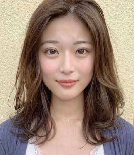 ふんわりと立ち上げて上品に！女優セミロング