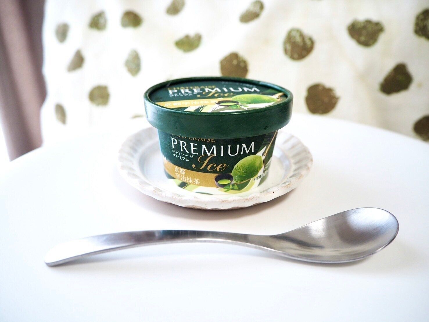 シャトレーゼ「CHATERAISE PREMIUM 京都宇治抹茶」商品写真