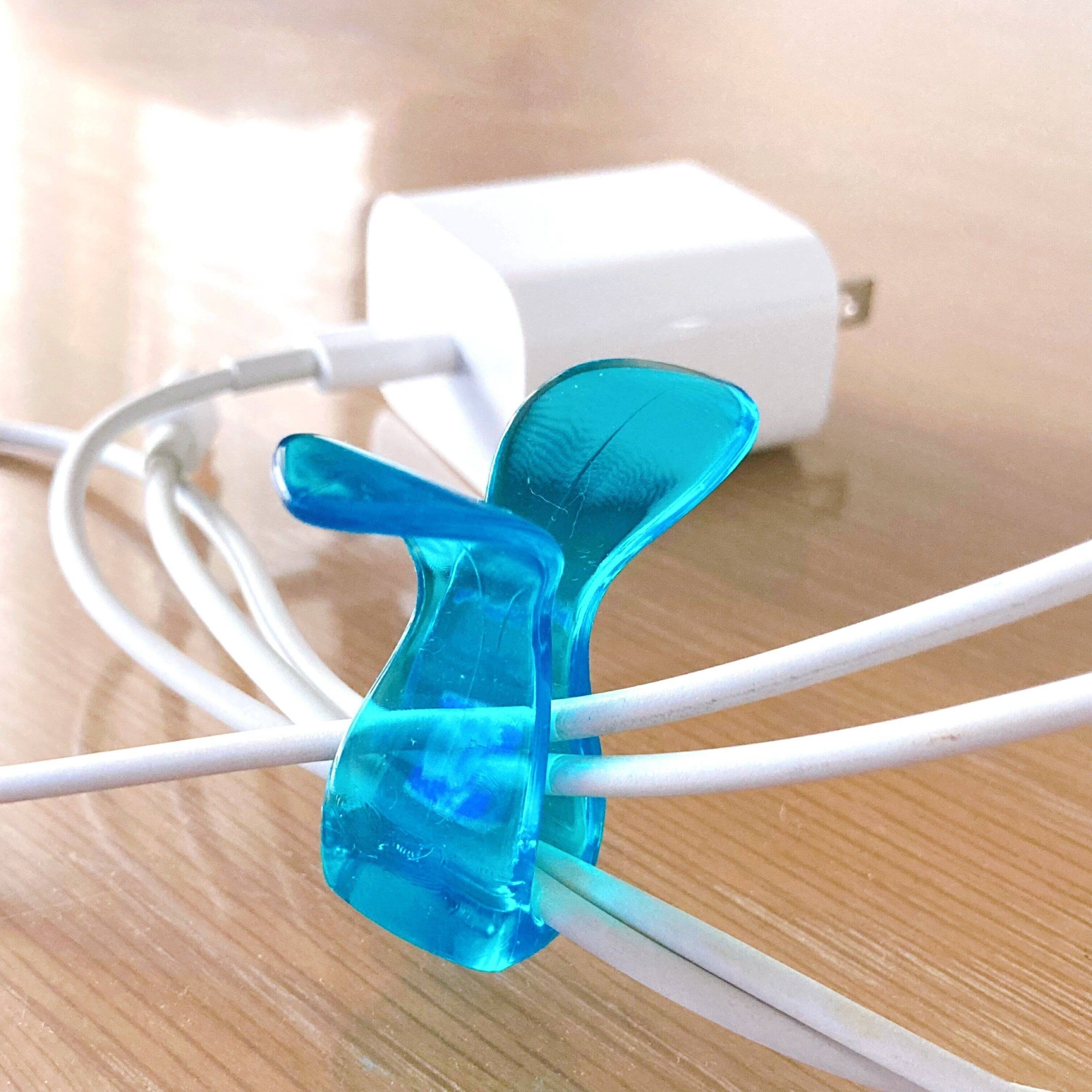 ケーブルホルダー