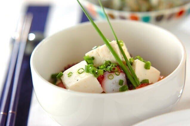  豆腐とタコのサラダ