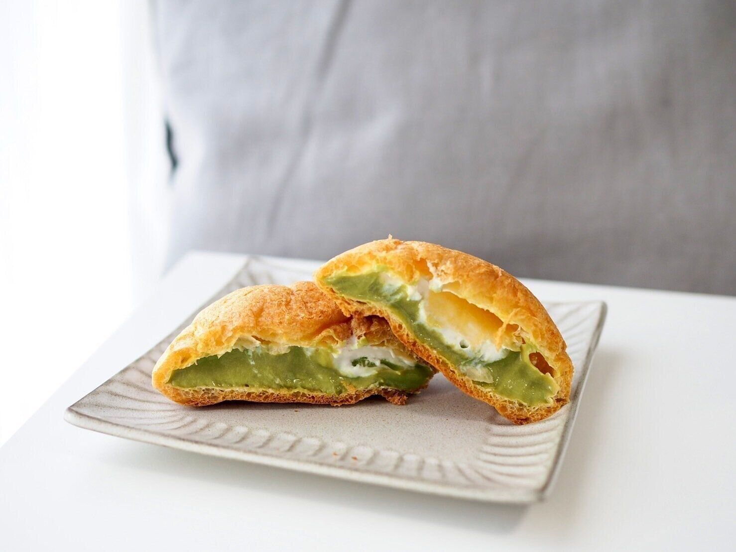 シャトレーゼ「ダブルシュークリーム 抹茶ミルク」断面写真