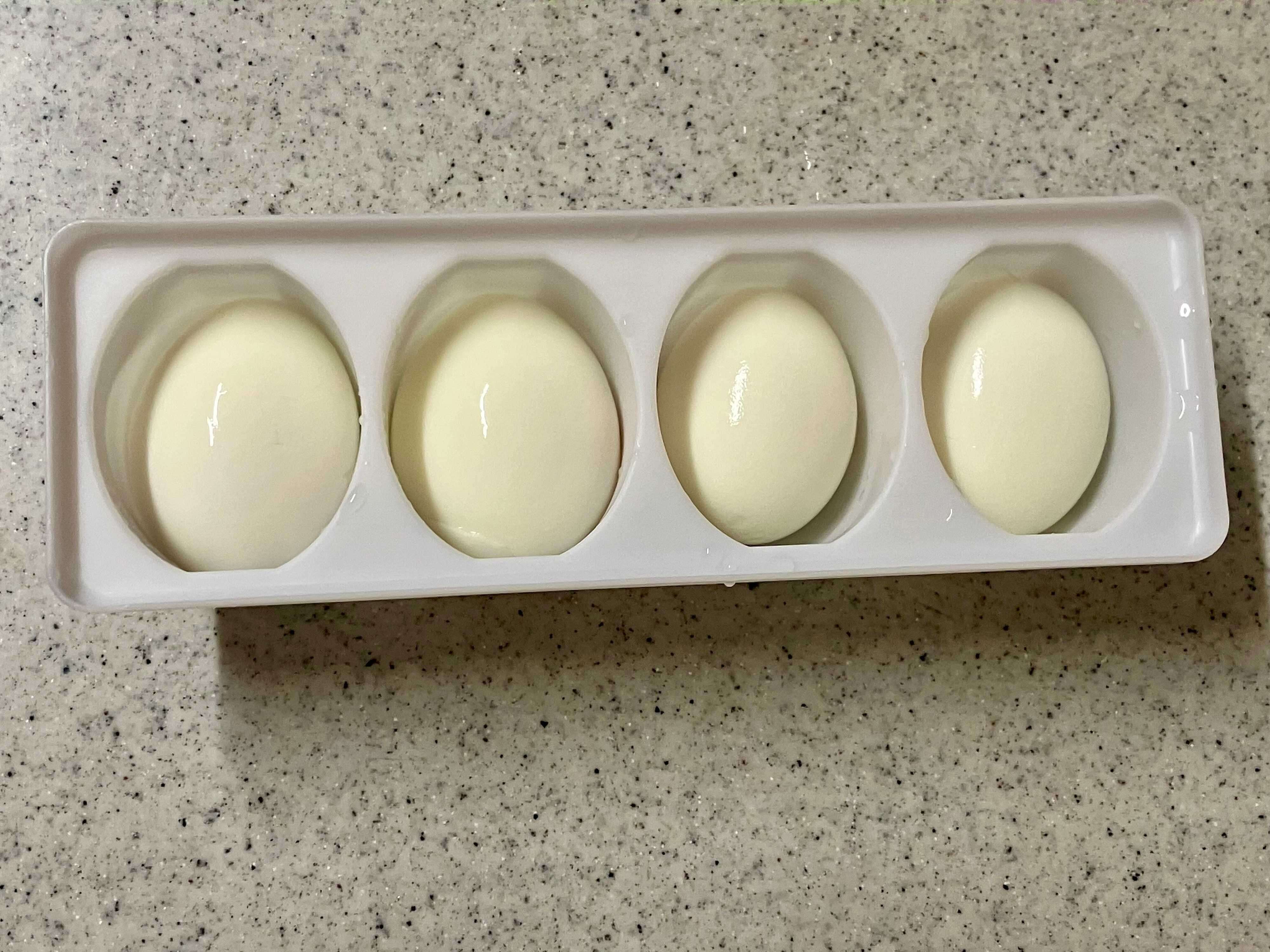 ゆで卵を「かんたん味玉クッカー」へ