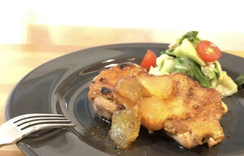 鶏肉のパリパリりんごソテー