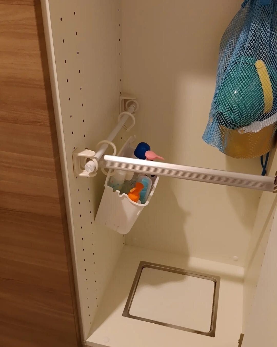 100均アイテムでつくる下駄箱内の小物収納