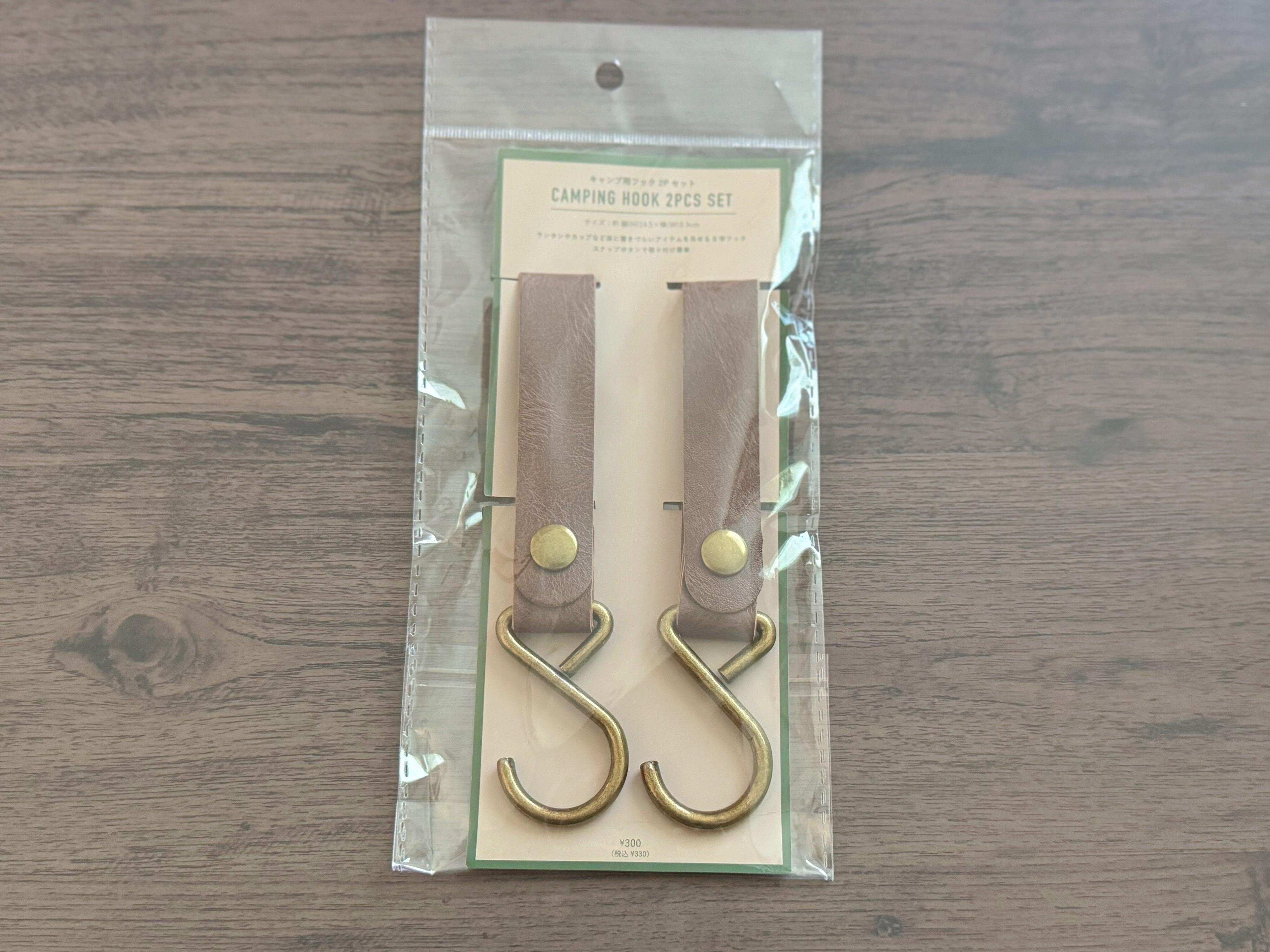 3COINSの「キャンプ用フック 2P セット」