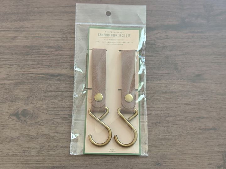3COINSの「キャンプ用フック 2P セット」