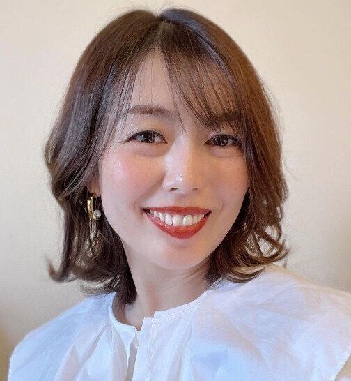 軽やかな外ハネカールが愛らしい！大人のミディアムボブ