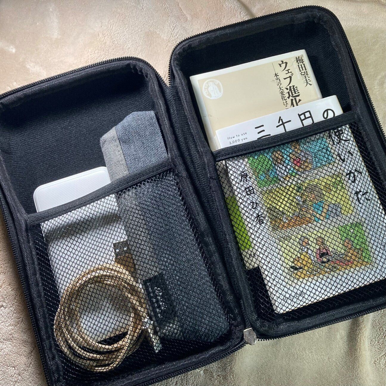 ダイソーさん値付け間違ってない…？大容量＆潰れない「多用途ポーチ」が優秀すぎる