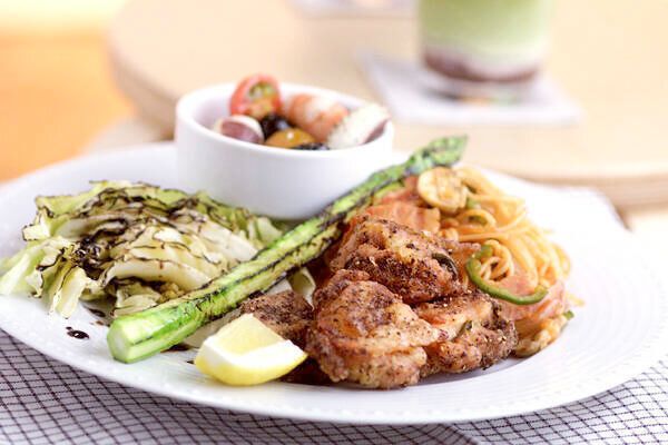 鶏ハーブ揚げプレート