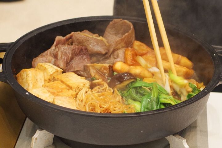 豚肉でも鶏肉でも!もっと自由な「すき焼きアレンジ」で気楽な“週末ごちそう鍋”を