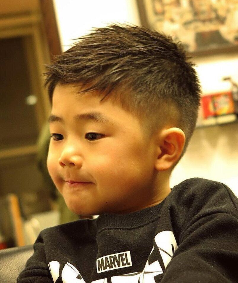 おしゃれ小学生男子の髪型・ヘアカタログ。パパとお揃い！爽やかベリーショート