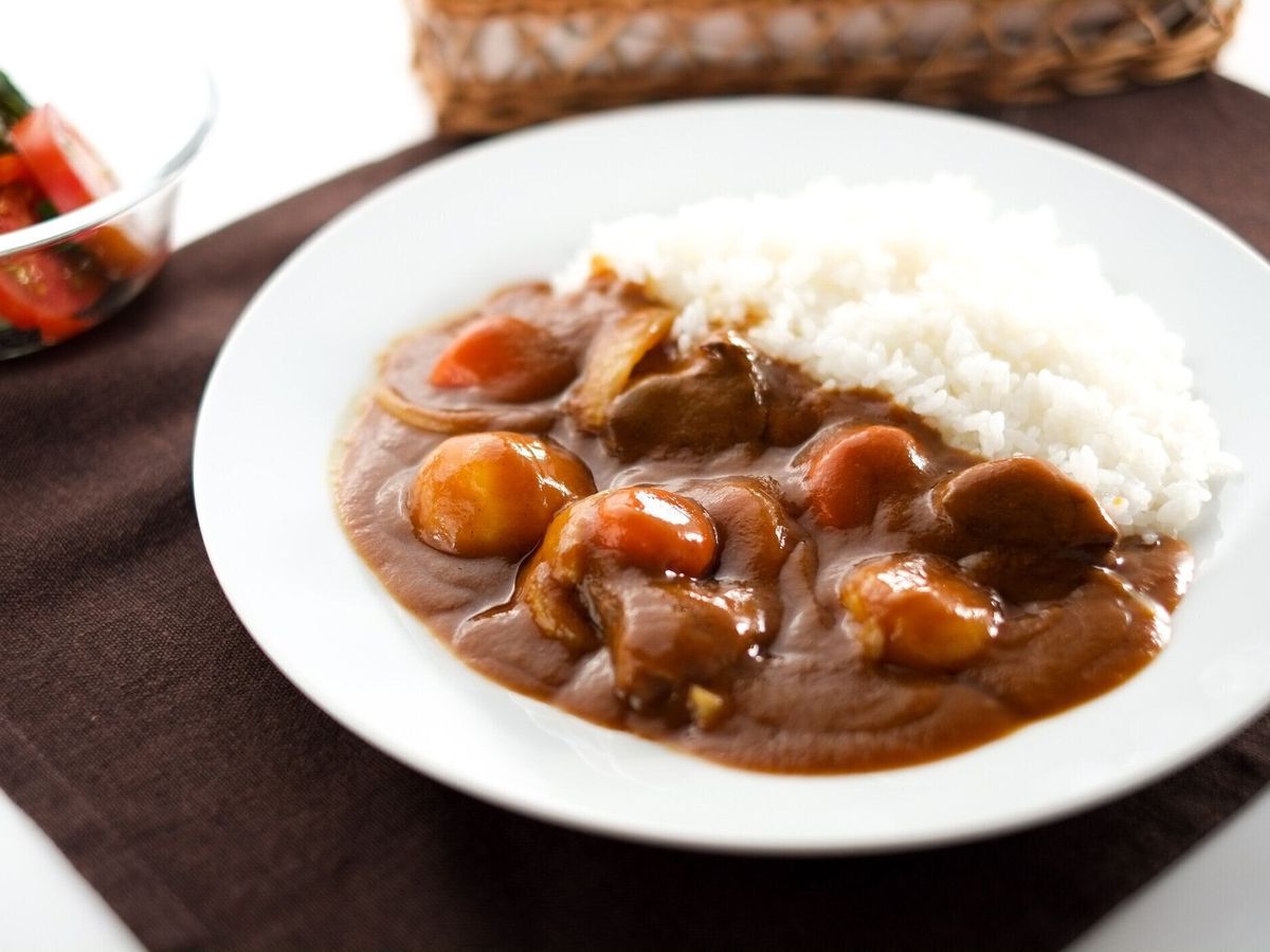 日本のカレーとライス。