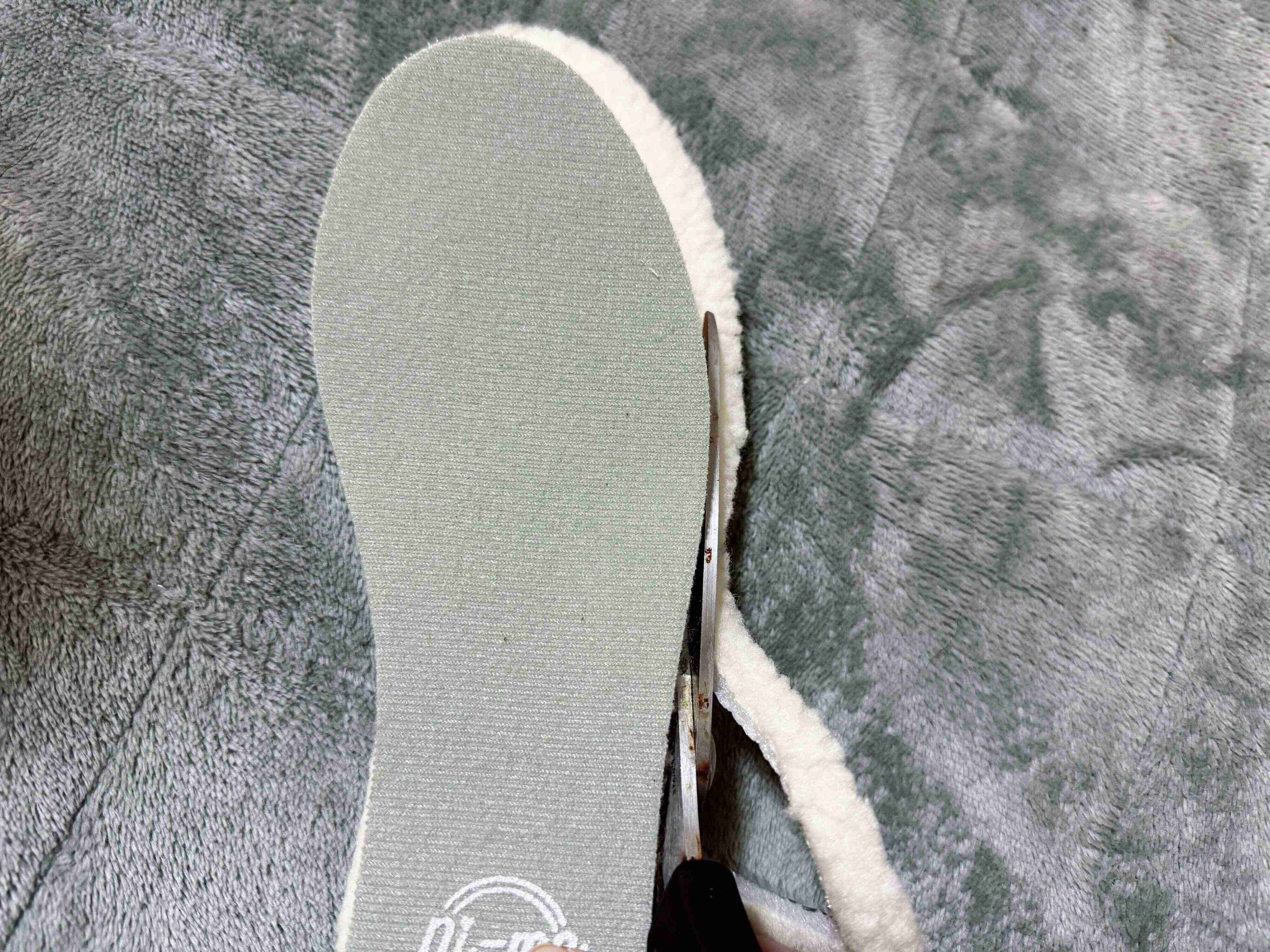 靴のサイズに合わせてカットできる