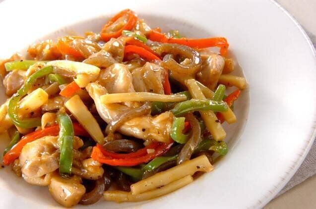 鶏肉で簡単！チンジャオロース