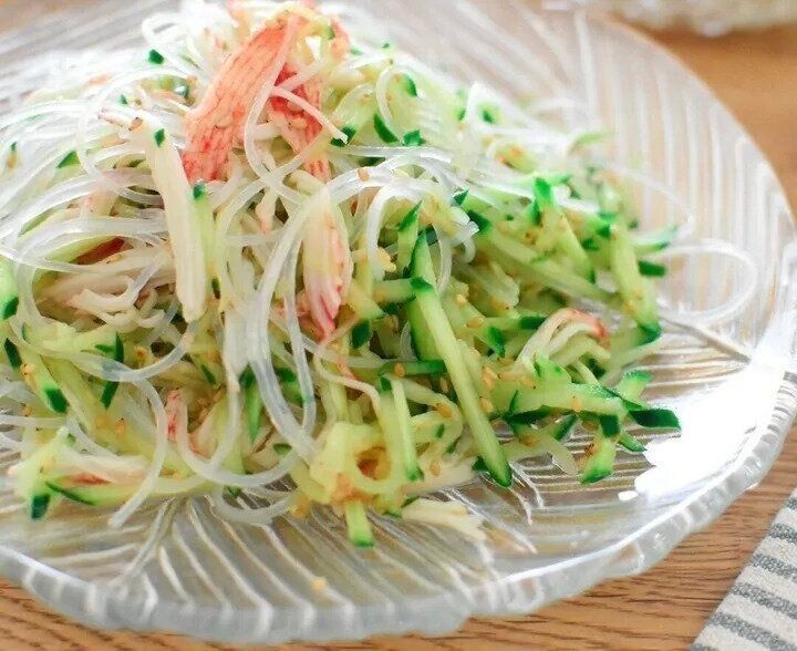 きゅうりとカニカマのサラダ