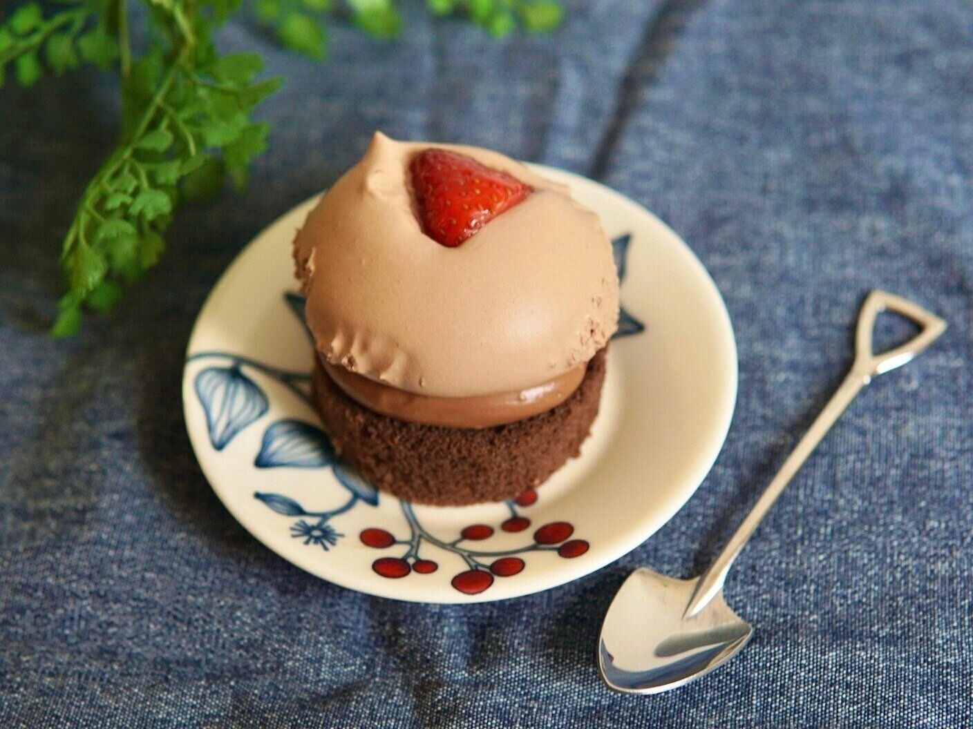 ぽってりクリームのショコラケーキ