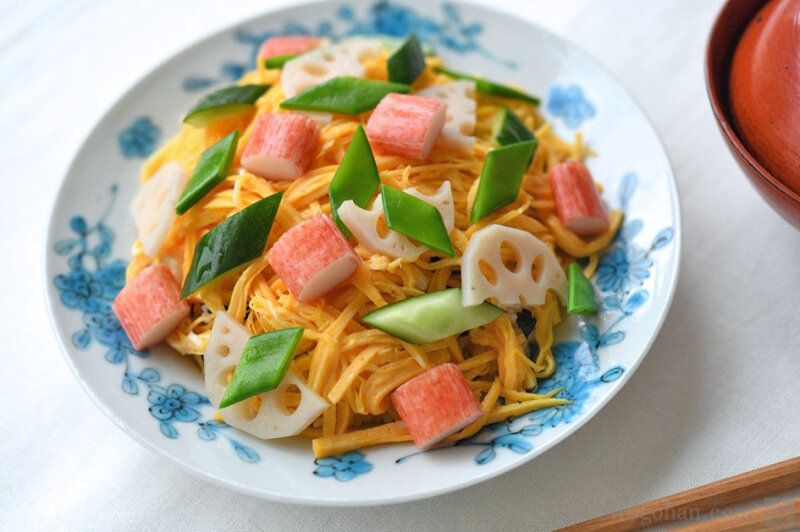 カニカマ入りのちらし寿司