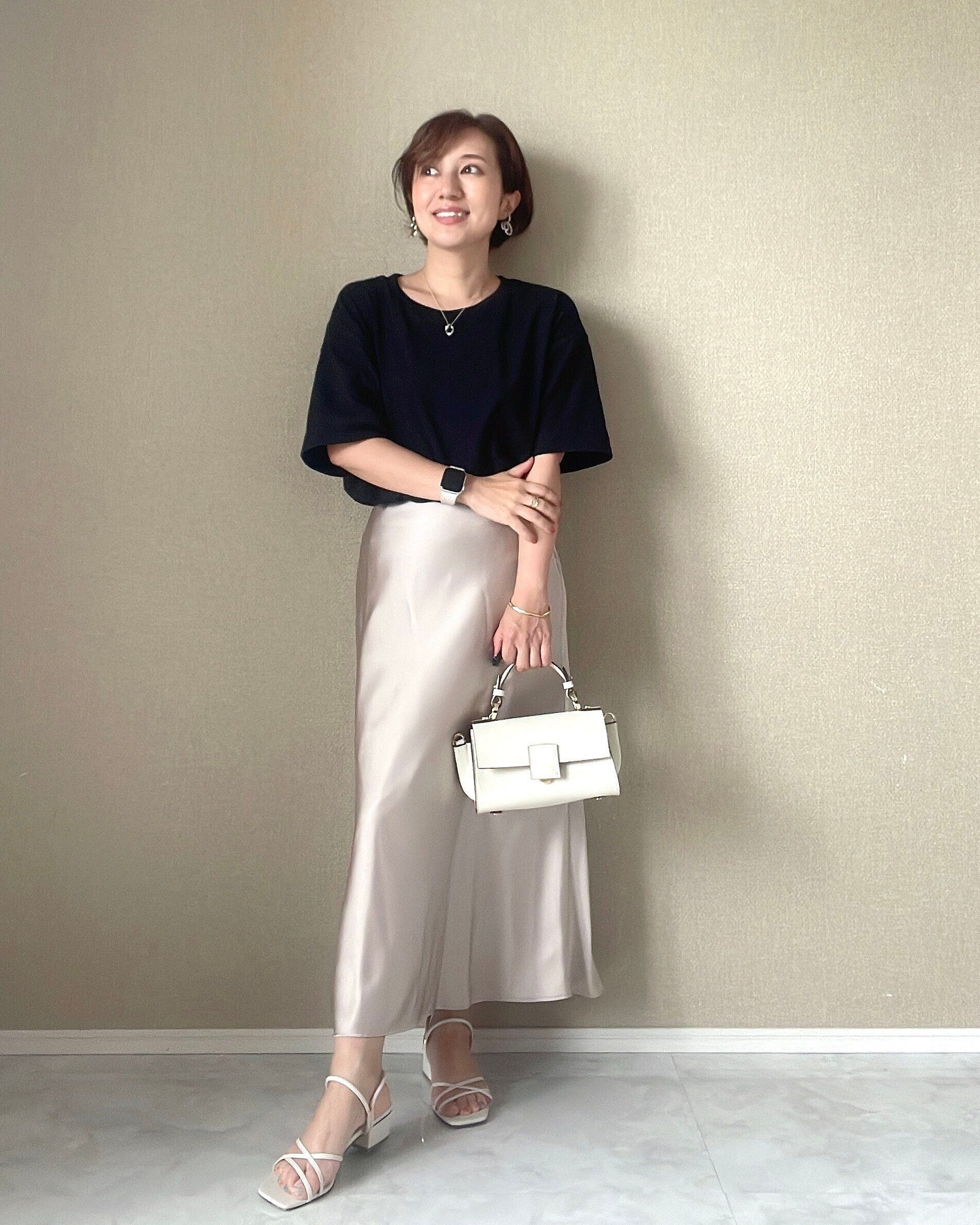 ユニクロ　サテンスカート