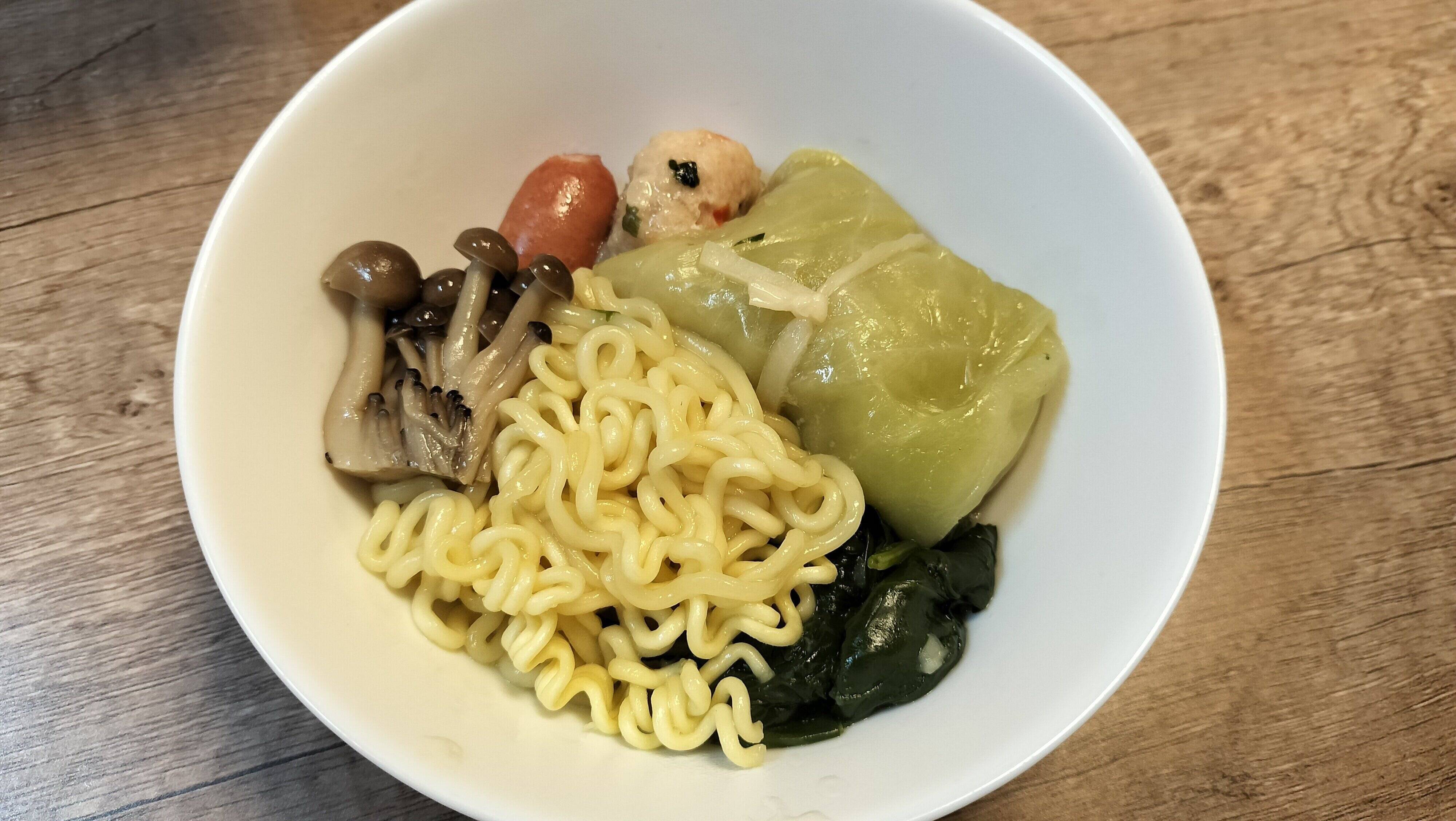 お鍋にいれたサリ麺