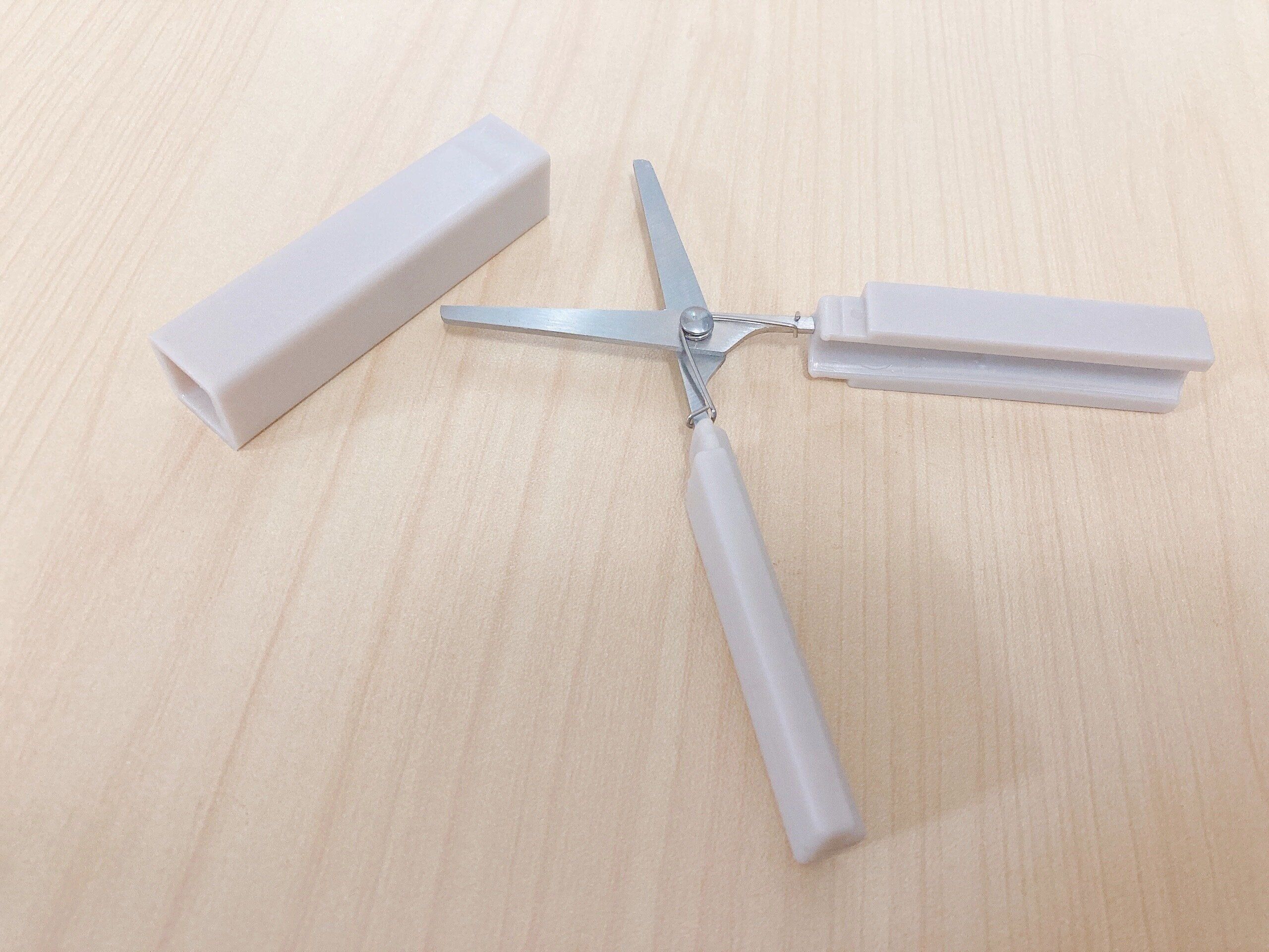 ダイソーコンパクトハサミ