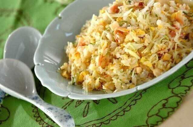 せん切りキャベツのチャーハン