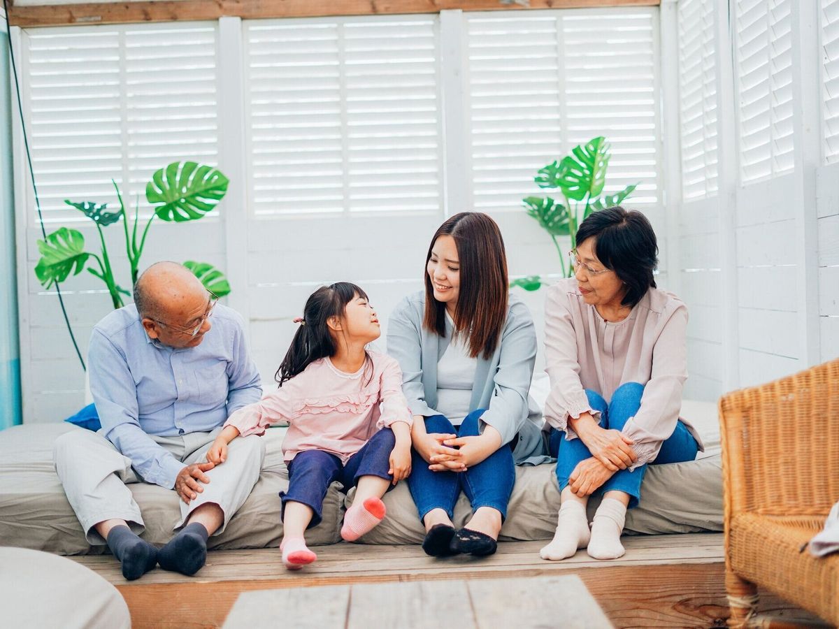 レジャー旅行で幸せな家族