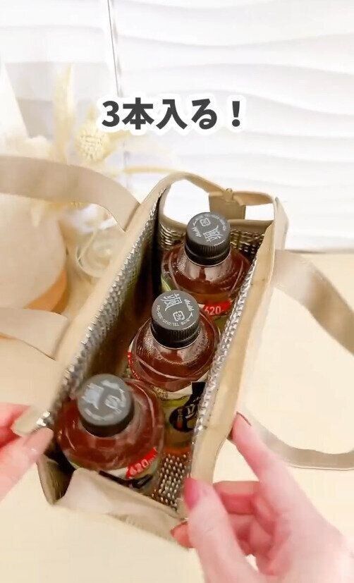 大容量の保冷バッグ！「スクエアトートバッグロゴ柄」