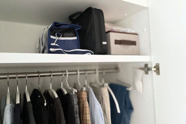 上部のスペースに余白のある収納