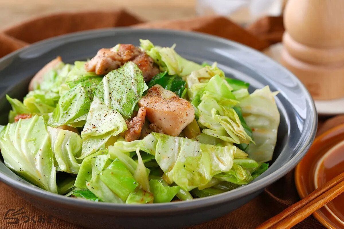 鶏ももキャベツの旨塩炒め